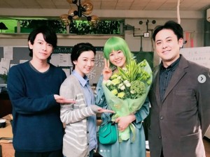 【エンタがビタミン♪】小西真奈美『半分、青い。』クランクアップ写真を公開　グリーンの花束を贈られ笑顔