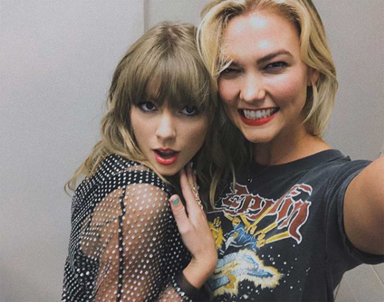 仲良しのテイラーとカーリー（画像は『Karlie Kloss　2018年8月26日付Instagram「No one puts on a show like ＠taylorswift」』のスクリーンショット）