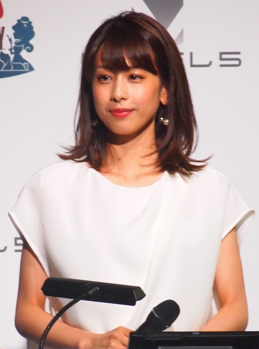 加藤綾子、母親もやはり美しかった