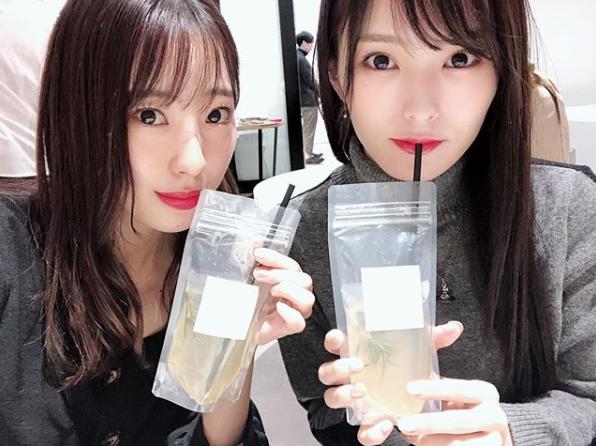 元NMB48の藤江れいなと山本彩（画像は『藤江れいな（Reina Fujie）　2018年11月16日付Instagram「お互い卒業したからこその 今までとはまた違った話も出来て楽しかったな」』のスクリーンショット）