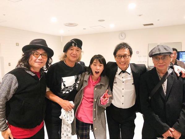 小倉博和、Char、のん、武部聡志、細野晴臣（画像は『のん　2018年11月26日付Instagram「SONGS＆FRIENDS 小坂忠さんの「ほうろう」行ってきました～～！」』のスクリーンショット）