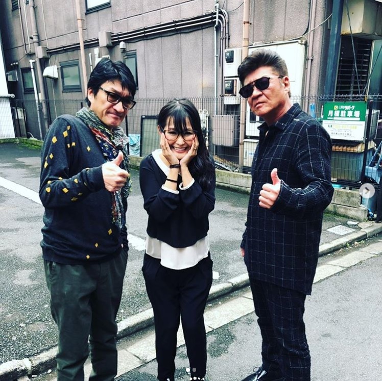 小沢兄弟とギャル曽根（画像は『小沢仁志 Ozawa Hitoshi　2018年11月5日付Instagram「カズが尊敬してやまないギャル曽根とチョコレートプラネットと一緒の収録！」』のスクリーンショット）