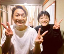 【エンタがビタミン♪】上野樹里、香取慎吾の舞台を観劇　『家族ノカタチ』2ショットに歓喜の声