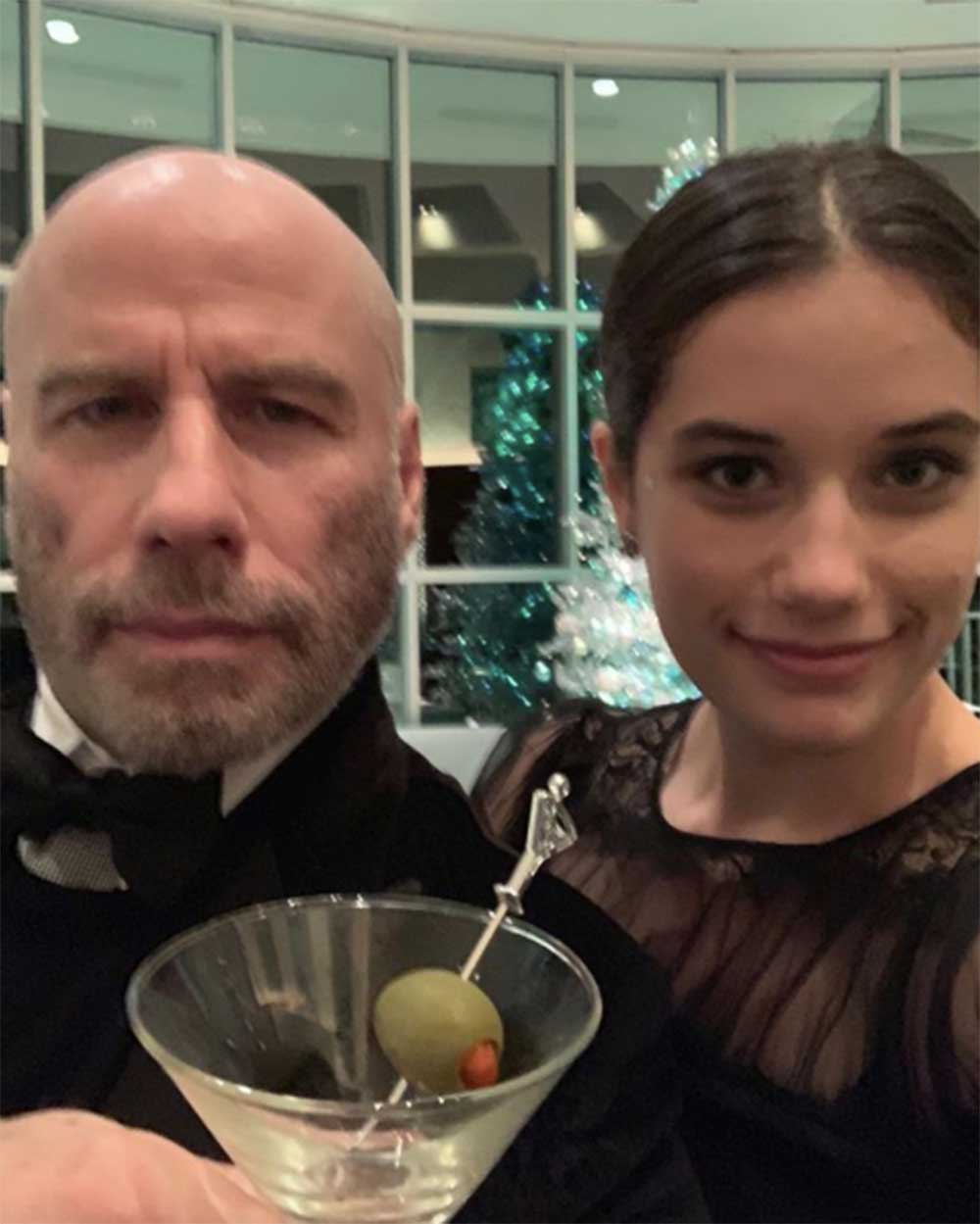 スキンヘッドが好評なジョン・トラボルタ（画像は『John Travolta　2019年1月7日付Instagram「I hope everyone had a great New Year!」』のスクリーンショット）