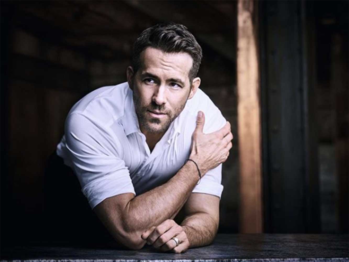 アルマーニの広告塔に就任したライアン・レイノルズ（画像は『Ryan Reynolds　2019年1月8日付Instagram「Just finished a short film for ＠armanibeauty directed by the impossibly talented ＠ReedMorano.」』のスクリーンショット）