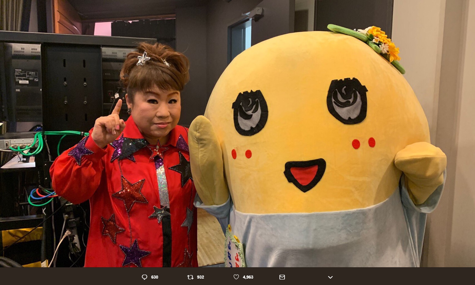 天童よしみとふなっしー（画像は『ふなっしー　2019年4月23日付Twitter「みんなーうたコン楽しかったなっしかー！」』のスクリーンショット）