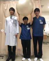 【エンタがビタミン♪】浜野謙太、鈴木伸之＆丸山智己に挟まれた姿が「フジテレビ社屋」