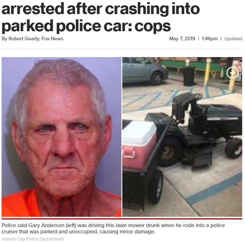 乗用芝刈り機で飲酒運転した男（画像は『New York Post　2019年5月7日付「Drunk man on lawnmower arrested after crashing into parked police car: cops」（Haines City Police Department）』のスクリーンショット）