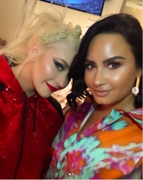 クリスティーナとのツーショットに歓喜するデミ（画像は『Demi Lovato　2019年6月1日付Instagram「The fucking queen herself.」』のスクリーンショット）