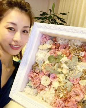 【エンタがビタミン♪】加藤綾子の珍しい“デコ出し”ヘア　「花より綺麗」とファンうっとり