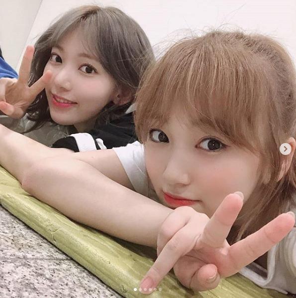 宮脇咲良と矢吹奈子（画像は『official_izone　2019年6月18日付Instagram「＃アイズワン ＃なこ ＃矢吹奈子」』のスクリーンショット）