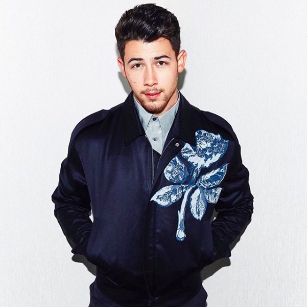 水着姿でファンを驚かせてしまったニック（画像は『Nick Jonas　2019年7月2日付Instagram』のスクリーンショット）