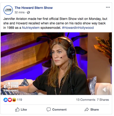 ラジオ番組で『フレンズ』への思いを語るジェニファー（画像は『The Howard Stern Show　2019年10月8日付Facebook「Jennifer Aniston made her first official Stern Show visit on Monday, but she and Howard recalled when she came on his radio show way back in 1989 as a Nutrisystem spokesmodel.」』のスクリーンショット）