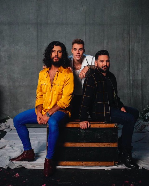 『10,000 HOURS』でコラボしたジャスティン・ビーバーと「Dan + Shay」（画像は『Justin Bieber　2019年10月3日付Instagram「3 hours」』のスクリーンショット）