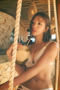 大反響を呼んだ藤田ニコルの「美ボディ」（画像は『藤田ニコル　2019年11月6日付Instagram「ねぇ、楽しみにしといて??」』のスクリーンショット）