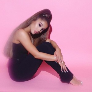 【イタすぎるセレブ達】アリアナ・グランデ「今年はクレイジーだけどハッピーな1年だった」　『thank u, next』リリース1周年に心境を吐露