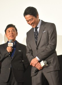 楽しそうな主演の2人　岡村隆史と堤真一