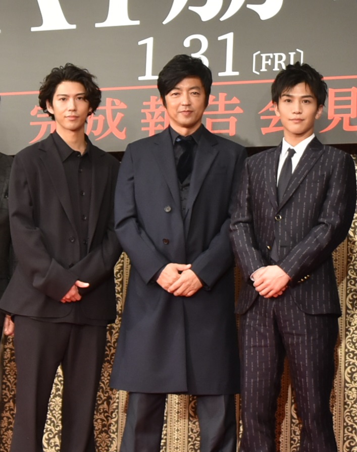 映画『AI崩壊』完成報告会見に登壇した賀来賢人、大沢たかお、岩田剛典