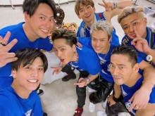 【エンタがビタミン♪】三代目JSBが7人手つなぎ仲良し姿に「全員三十路超え」「本当平和だな」