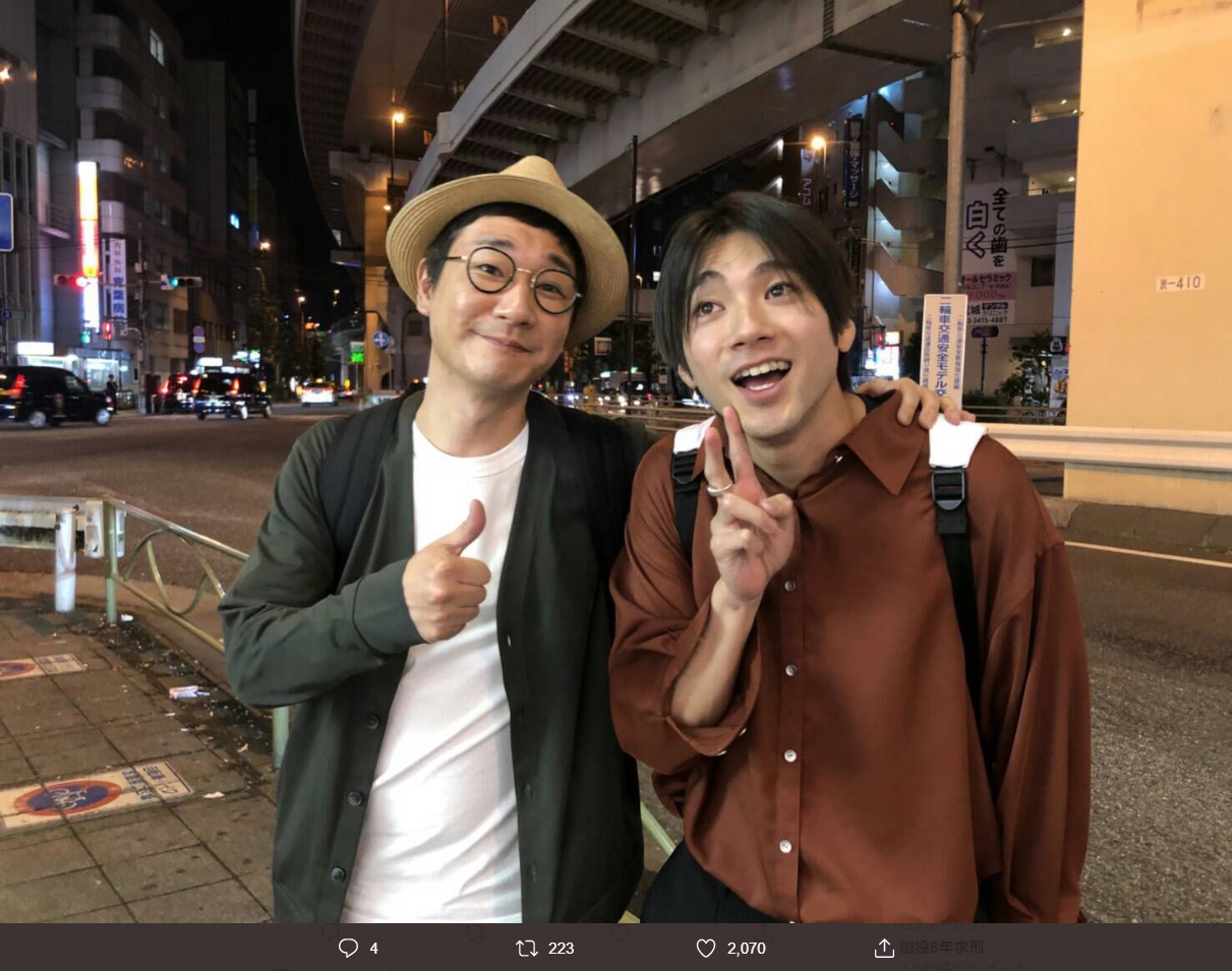 安井順平と山田裕貴（画像は『安井順平 JunPei yasui　2019年5月24日付Twitter「昨日、獣の柱に山田裕貴が来場。」』のスクリーンショット）