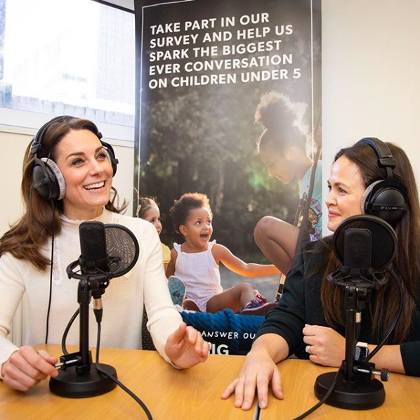 ポッドキャスト番組に出演したキャサリン妃（画像は『Kensington Palace　2020年2月14日付Instagram「The Duchess of Cambridge has joined ＠MrsGiFletcher for an episode of the ‘Happy Mum, Happy Baby’ podcast to talk about her landmark ＃5BigQuestions survey.」』のスクリーンショット）