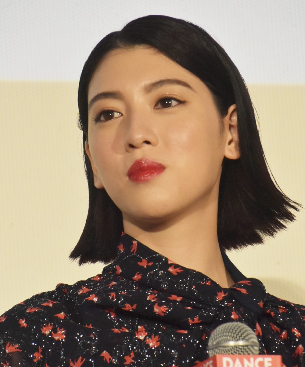 主演映画『ダンスウィズミー』舞台挨拶での三吉彩花（2019年8月撮影）