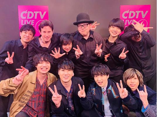 ヒゲダン初の10人編成で『CDTVライブ！ライブ！』に出演（画像は『Official髭男dism　2020年3月30日付Instagram「【メディア情報】今夜19:00からCDTVライブ！ライブ！ツアーメンバー大集合で「I LOVE...」「宿命」2曲披露させて頂きます！」』のスクリーンショット）