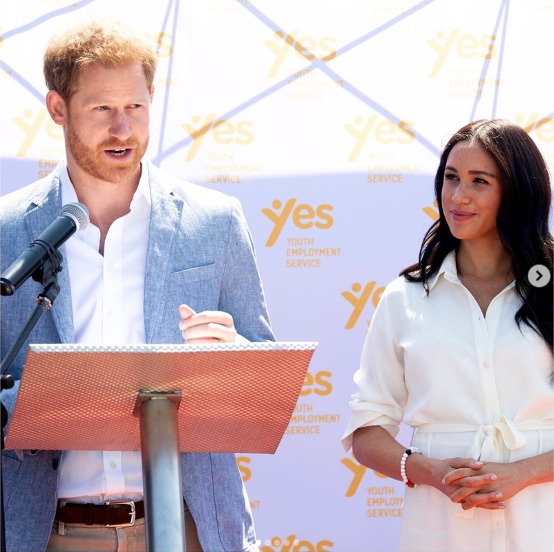 英大衆紙4紙に「今後の関与はお断り」とヘンリー王子夫妻（画像は『The Duke and Duchess of Sussex　2019年10月1日付Instagram「In Tembisa, Johannesburg, today The Duke and Duchess visited to meet young entrepreneurs at the YES hub - a hive for creativity and social enterprise.」』のスクリーンショット）