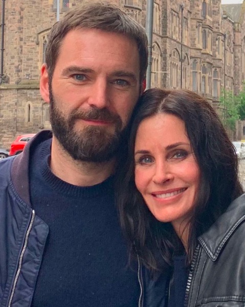 恋人ジョニー・マクデイドに会えず「寂しい」とコートニー（画像は『Courteney Cox　2019年6月15日付Instagram「My all year birthday gift!」』のスクリーンショット）