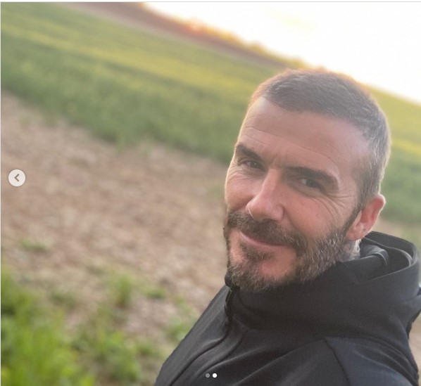 デヴィッド・ベッカムが突然ふさふさヘアに!?（画像は『David Beckham　2020年5月14日付Instagram「Nice to get out for an early morning run before home schooling starts...」』のスクリーンショット）