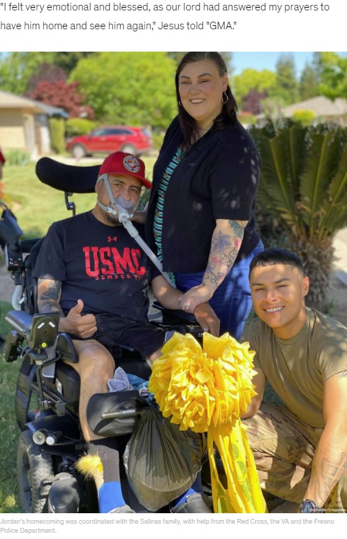 久しぶりの再会を果たした家族（画像は『Good Morning America　2020年5月12日付「Retired police officer with ALS reunites with military son during surprise parade」（Stephanie Ocegueda）』のスクリーンショット）