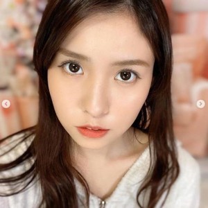 アイメイクした春名風花（画像は『春名風花　2020年5月5日付Instagram「YouTubeにアイメイク動画をupしたよ」』のスクリーンショット）