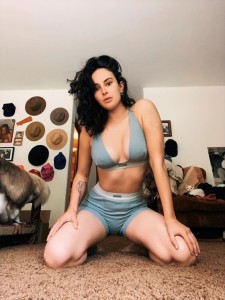 「完璧でなくていい」とフォロワーに語りかけたルーマー・ウィリス（画像は『Rumer Willis　2020年5月18日付Instagram「his is just an appreciation post for my body」』のスクリーンショット）