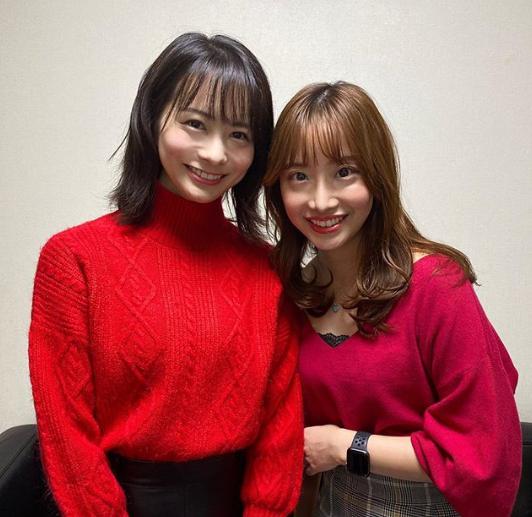 高見侑里と柴田阿弥（画像は『高見侑里　2019年12月22日付Instagram「本日12/22（日）発売の＃サンケイスポーツ さんに、＃柴田阿弥 ちゃんとの＃有馬記念 予想の記事を掲載していただいています」』のスクリーンショット）