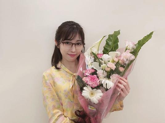 渡辺麻友『なつぞら』クランクアップでの1枚（画像は『渡辺麻友　2019年9月28日付Instagram「＃なつぞら ＃ありがとうございました」』のスクリーンショット）