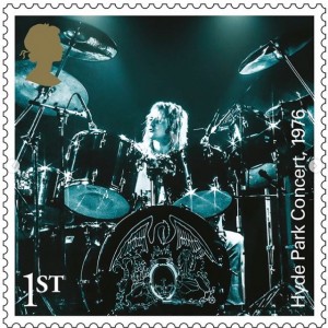 ドラマーのロジャー・テイラー（画像は『Royal Mail　2020年6月24日付Instagram「＃Queen - one of the greatest live acts of all time.」』のスクリーンショット）