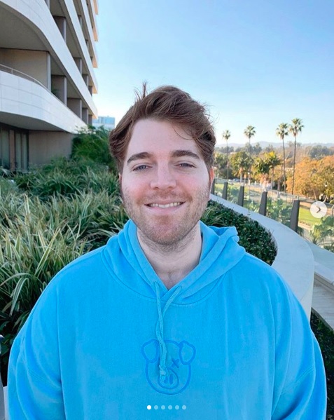 大炎上したYouTuberのシェーン・ドーソン（画像は『Shane Dawson　2020年2月19日付Instagram「New merch out now!」』のスクリーンショット）