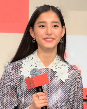 【エンタがビタミン♪】新木優子と小出伸也、ドラマ撮影再開でウイルス対策した姿に「同じフェイスガードだよね？」の声