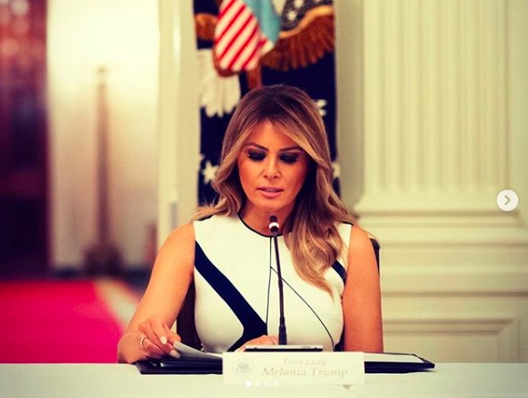 “マリー・アントワネット”にたとえられてしまったメラニア夫人（画像は『First Lady Melania Trump　2020年7月8日付Instagram「Informative Summit ＠WhiteHouse today on Safely Reopening America’s Schools with ＠POTUS, ＠VP, ＠SecondLady, State ＆ local leaders, health professionals, parents ＆ teachers.」』のスクリーンショット）