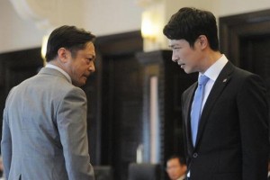 『半沢直樹』で対峙する大和田常務と半沢直樹（画像は『半沢直樹　2020年3月15日付Instagram「――あの場面を、もう一度――」』のスクリーンショット）