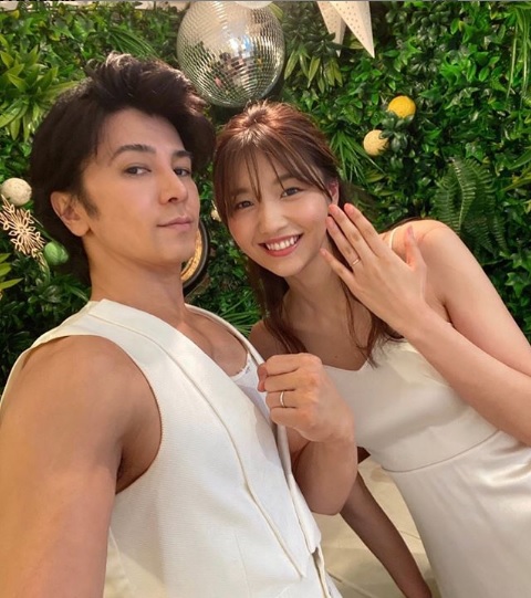 7月1日に結婚した武田真治と静まなみ（画像は『武田真治 Shinji Takeda official　2020年7月2日付Instagram「いつも応援してくださる皆様へ」』のスクリーンショット）