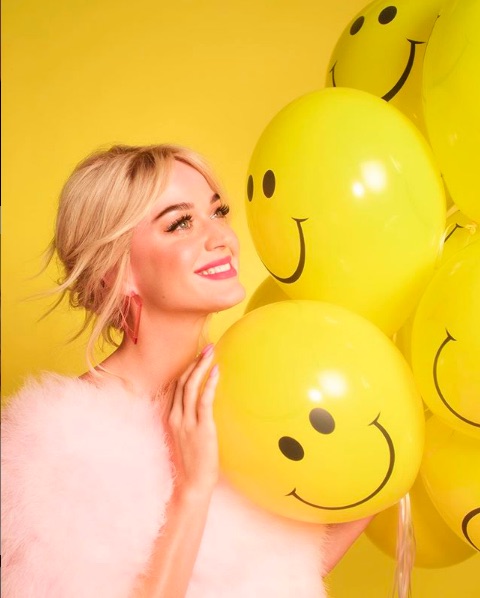 まもなく女の子が誕生するケイティ・ペリー（画像は『KATY PERRY　2020年8月2日付Instagram「My mood today cause it’s the first ＃SmileSunday y’all!」』のスクリーンショット）