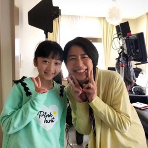 横溝菜帆と奥山佳恵（画像は『奥山佳恵　2020年5月11日付Instagram「母の日に奇跡がありました♪」』のスクリーンショット）