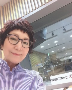 小木は「すぐに元気に戻って来ます」とも伝えた森山良子（画像は『Ryoko Moriyama　2020年8月10日付Instagram「約30分後にニッポン放送オールナイトニッポンmusic10 はじまりまーす。」』のスクリーンショット）