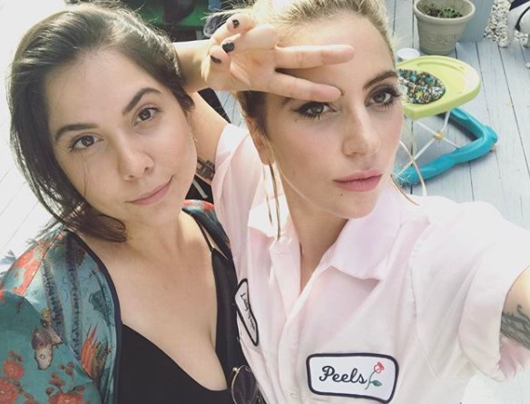 ガガ（右）と妹のナタリー・ジャーマノッタさん（画像は『Lady Gaga　2017年8月23日付Instagram』のスクリーンショット）