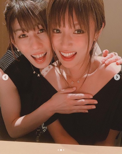 なんとなく似ている？　吉田沙保里と深田恭子（画像は『深田恭子　2019年9月26日付Instagram「やっとやっと吉田沙保里ちゃんと再会できました」』のスクリーンショット）