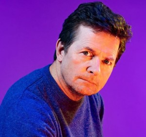 脊髄の腫瘍摘出手術後、腕を骨折していたマイケル・J・フォックス（画像は『Michael J Fox　2019年3月1日付Instagram「Thanks to David Marchese for a good conversation in ＠NYTmag」』のスクリーンショット）