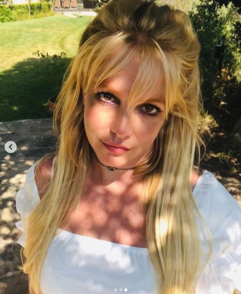 父親を恐れているブリトニー・スピアーズ（画像は『Britney Spears　2020年10月19日付Instagram「First pic is the original !!!!」』のスクリーンショット）