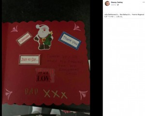 「父親」からのメッセージが綴られている（画像は『Stacey Oakley　2020年12月7日付Facebook「Unbeknown to me Ava-Rose had posted a Christmas card to heaven for her daddy Matt recently after spending the day at her granny’s.」』のスクリーンショット）