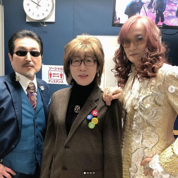 一見、THE ALFEE？　「違和感がない」との声も（画像は『坂崎幸之助　2020年12月10日付Instagram「今日はFNS歌謡祭でした」』のスクリーンショット）